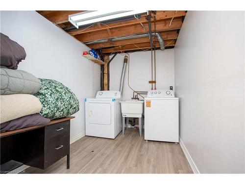 2303 Malcolm Crescent, Burlington, ON - Indoor Photo Showing Laundry Room