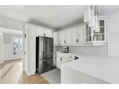 645 Riverside Drive, London, ON - Indoor Photo Showing Kitchen