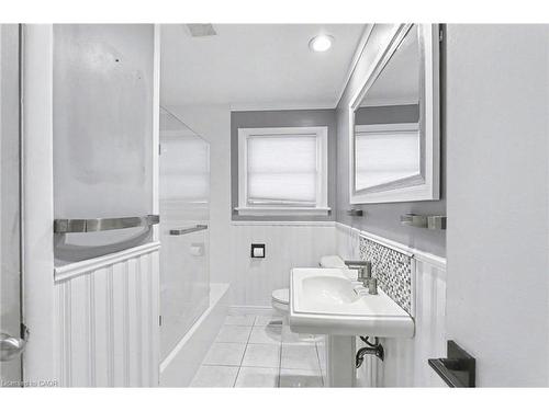645 Riverside Drive, London, ON - Indoor Photo Showing Bathroom