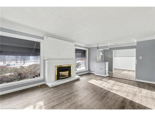 645 Riverside Drive, London, ON - Indoor Photo Showing Living Room With Fireplace