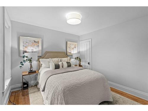 207 Stanley Avenue, Hamilton, ON - Indoor Photo Showing Bedroom