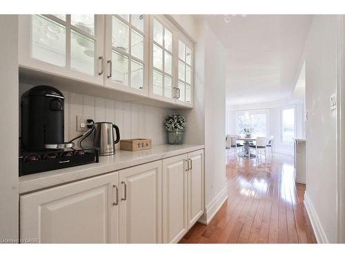 2047 Country Club Drive, Burlington, ON - Indoor