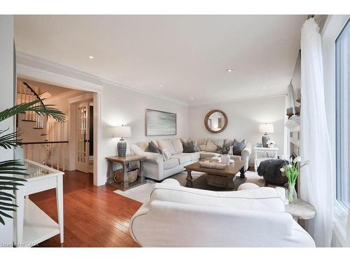 2047 Country Club Drive, Burlington, ON - Indoor Photo Showing Living Room