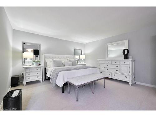 2047 Country Club Drive, Burlington, ON - Indoor Photo Showing Bedroom