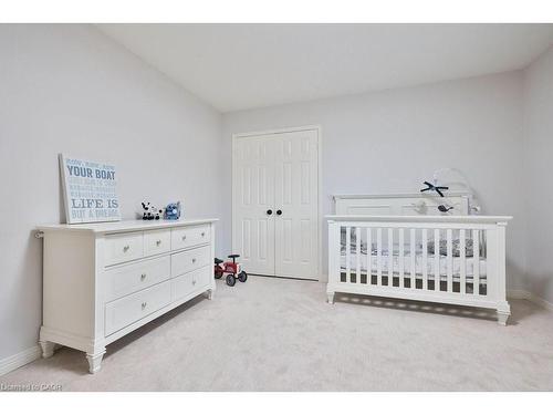 2047 Country Club Drive, Burlington, ON - Indoor Photo Showing Bedroom