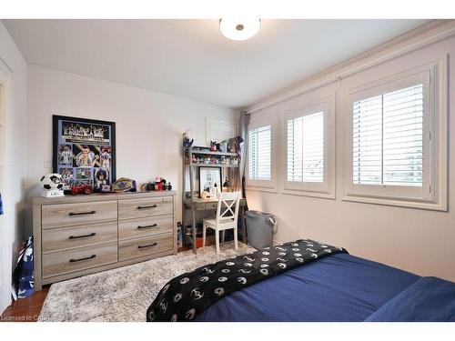 2047 Country Club Drive, Burlington, ON - Indoor Photo Showing Bedroom