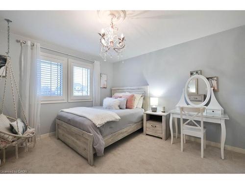 2047 Country Club Drive, Burlington, ON - Indoor Photo Showing Bedroom