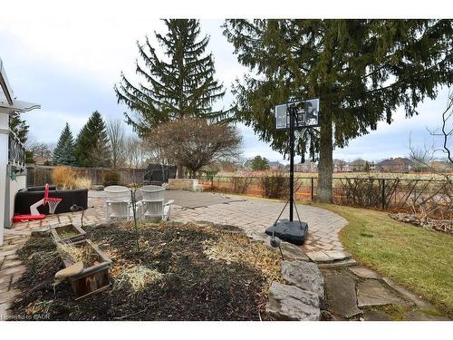 2047 Country Club Drive, Burlington, ON - Outdoor