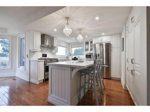 2047 Country Club Drive, Burlington, ON - Indoor Photo Showing Kitchen With Upgraded Kitchen