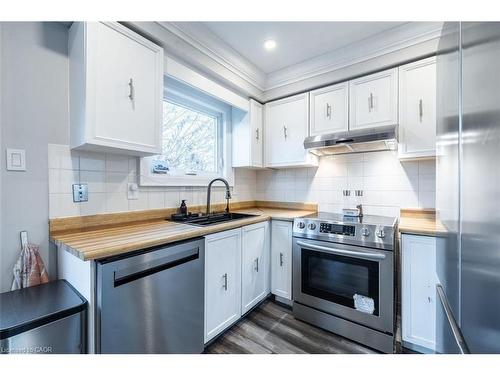 3269 Woodcroft Crescent, Burlington, ON - Indoor Photo Showing Kitchen