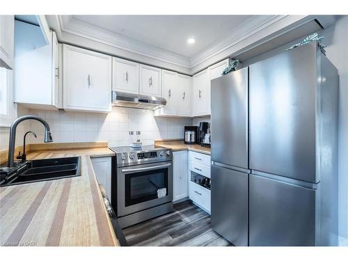 3269 Woodcroft Crescent, Burlington, ON - Indoor Photo Showing Kitchen With Double Sink