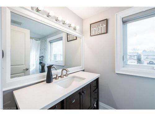 3269 Woodcroft Crescent, Burlington, ON - Indoor Photo Showing Bathroom