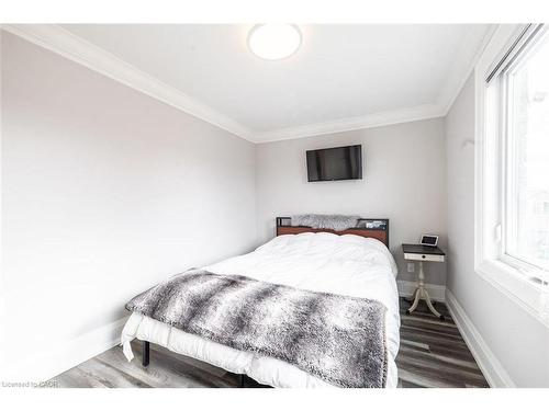 3269 Woodcroft Crescent, Burlington, ON - Indoor Photo Showing Bedroom