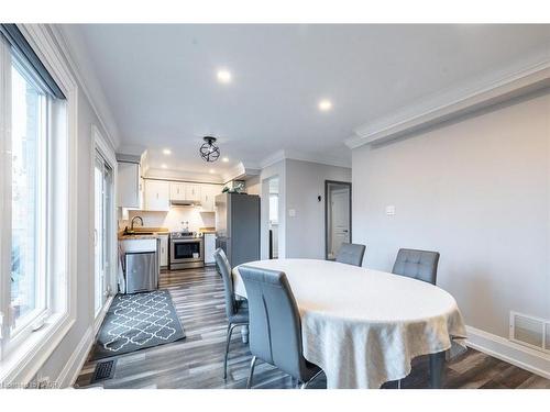3269 Woodcroft Crescent, Burlington, ON - Indoor Photo Showing Dining Room