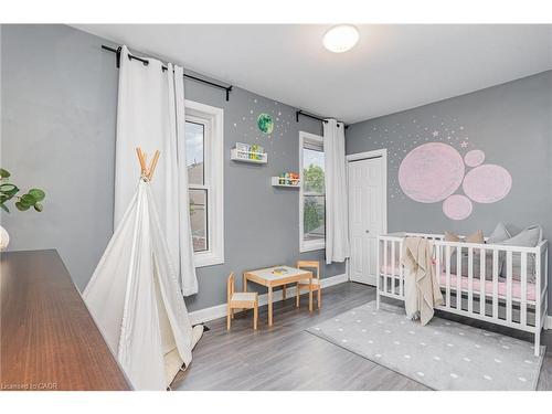 4 Robins Avenue, Hamilton, ON - Indoor