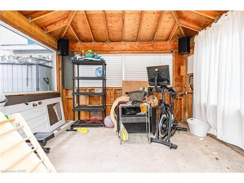 4 Robins Avenue, Hamilton, ON - 