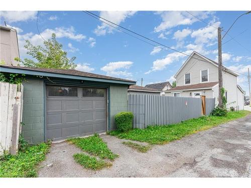 4 Robins Avenue, Hamilton, ON - Outdoor