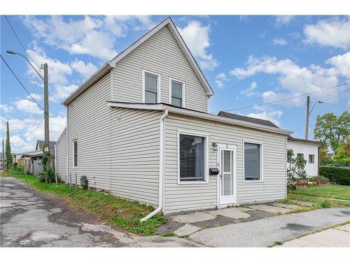 4 Robins Avenue, Hamilton, ON - Outdoor