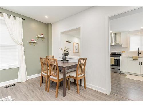 4 Robins Avenue, Hamilton, ON - Indoor Photo Showing Other Room