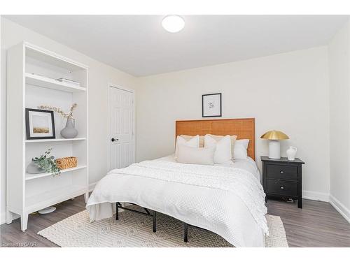 4 Robins Avenue, Hamilton, ON - Indoor Photo Showing Bedroom