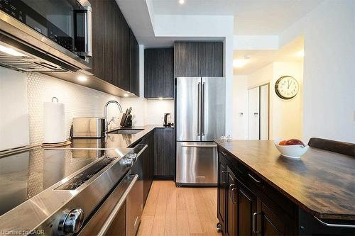 3103-20 Shore Breeze Drive, Toronto, ON - Indoor Photo Showing Kitchen With Stainless Steel Kitchen With Upgraded Kitchen