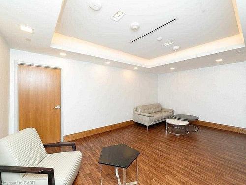 3103-20 Shore Breeze Drive, Toronto, ON - Indoor Photo Showing Other Room