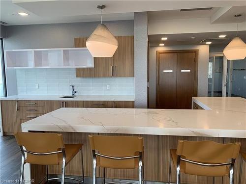 3103-20 Shore Breeze Drive, Toronto, ON - Indoor Photo Showing Kitchen With Upgraded Kitchen