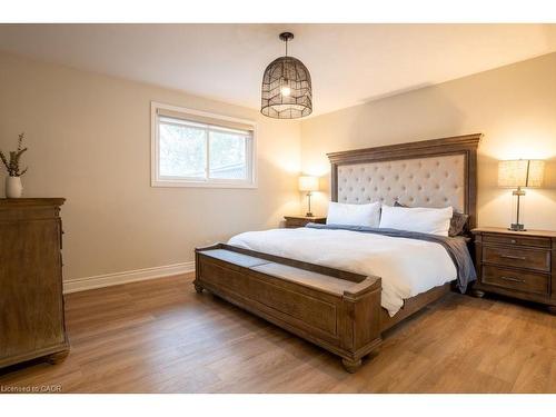 301 Lakeview Avenue, Burlington, ON - Indoor Photo Showing Bedroom