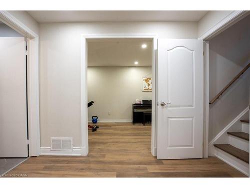301 Lakeview Avenue, Burlington, ON - Indoor Photo Showing Other Room