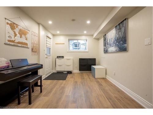 301 Lakeview Avenue, Burlington, ON - Indoor Photo Showing Other Room