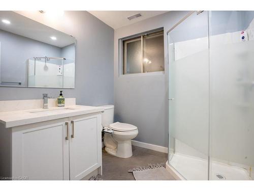 301 Lakeview Avenue, Burlington, ON - Indoor Photo Showing Bathroom