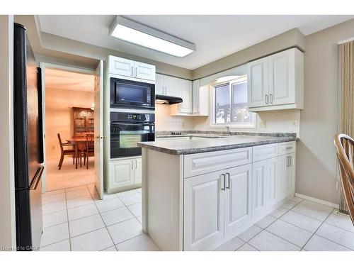 3224 Appollo Road, Burlington, ON - Indoor Photo Showing Kitchen