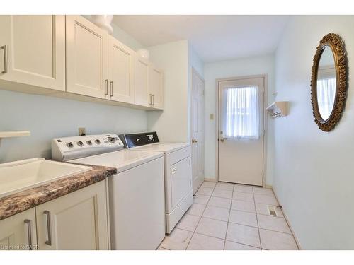 3224 Appollo Road, Burlington, ON - Indoor Photo Showing Laundry Room