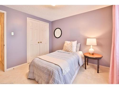 3224 Appollo Road, Burlington, ON - Indoor Photo Showing Bedroom
