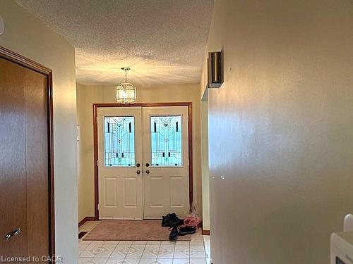 18 Kingfisher Drive, Hamilton, ON - Indoor Photo Showing Other Room
