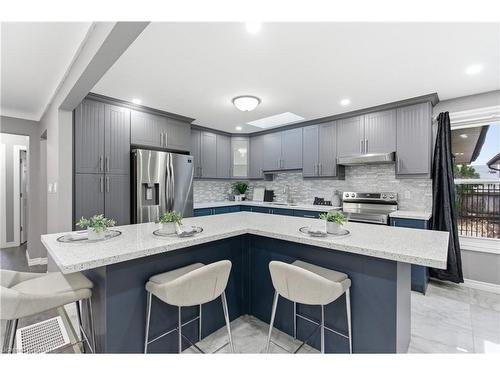 22 Colonial Street, Welland, ON - Indoor Photo Showing Kitchen With Upgraded Kitchen