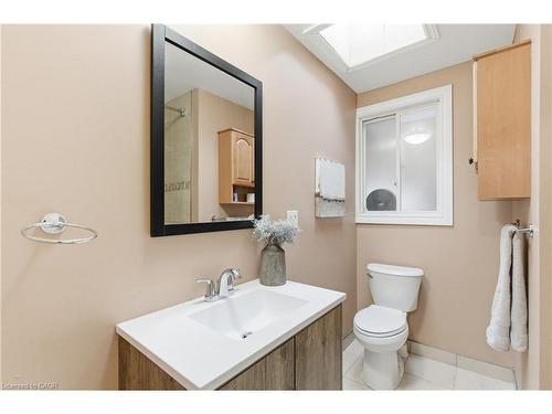 22 Colonial Street, Welland, ON - Indoor Photo Showing Bathroom