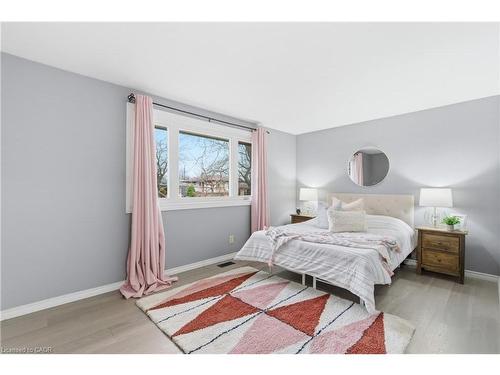 22 Colonial Street, Welland, ON - Indoor Photo Showing Bedroom