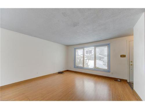 52 Monteagle Crescent, Kitchener, ON - Indoor Photo Showing Other Room