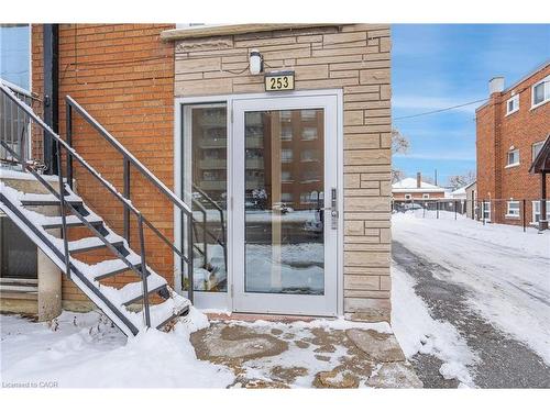 253 Mohawk Road E, Hamilton, ON 