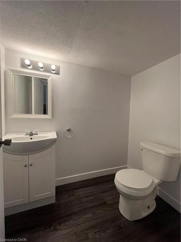 121 Markwood Drive, Kitchener, ON - Indoor Photo Showing Bathroom