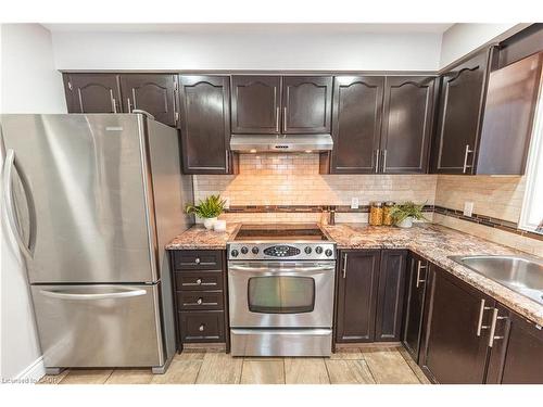 42 Roman Crescent, London, ON - Indoor Photo Showing Kitchen With Upgraded Kitchen