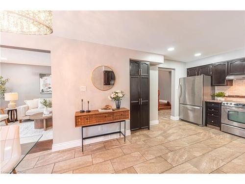 42 Roman Crescent, London, ON - Indoor Photo Showing Kitchen