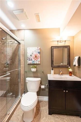42 Roman Crescent, London, ON - Indoor Photo Showing Bathroom