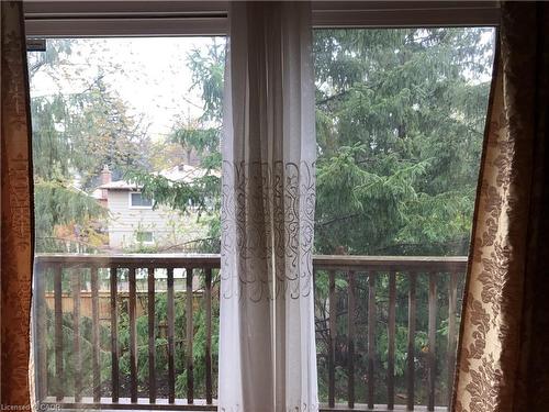 4294 Ingram Common, Burlington, ON - Indoor Photo Showing Other Room