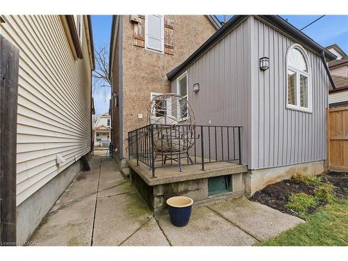 17 Minto Avenue, Hamilton, ON - Outdoor With Exterior