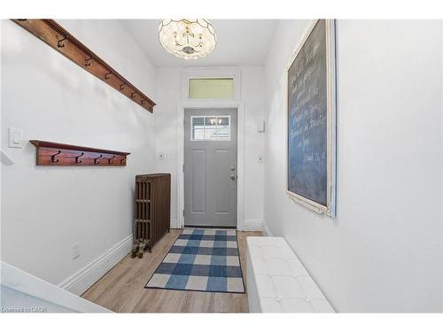 17 Minto Avenue, Hamilton, ON - Indoor Photo Showing Other Room