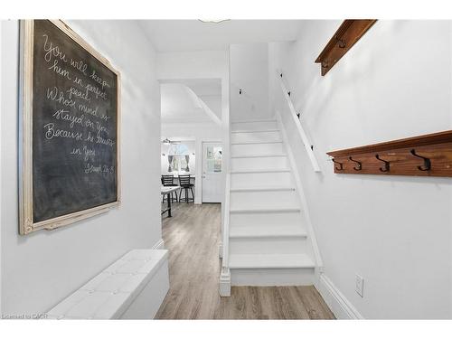 17 Minto Avenue, Hamilton, ON - Indoor Photo Showing Other Room