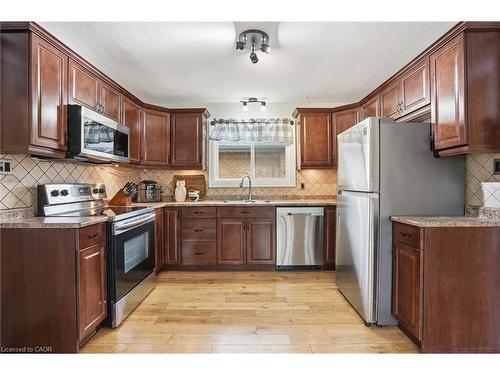 16 Alison Avenue, Cambridge, ON - Indoor Photo Showing Kitchen