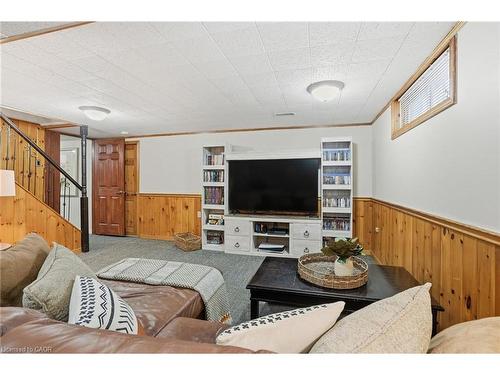 16 Alison Avenue, Cambridge, ON - Indoor Photo Showing Living Room